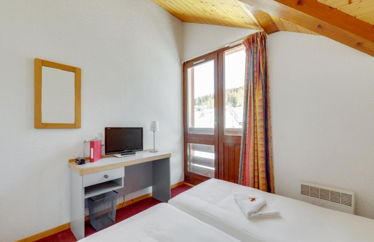 Hotel Emeraude เปเซย์-น็องครัวซ์ ภายนอก รูปภาพ