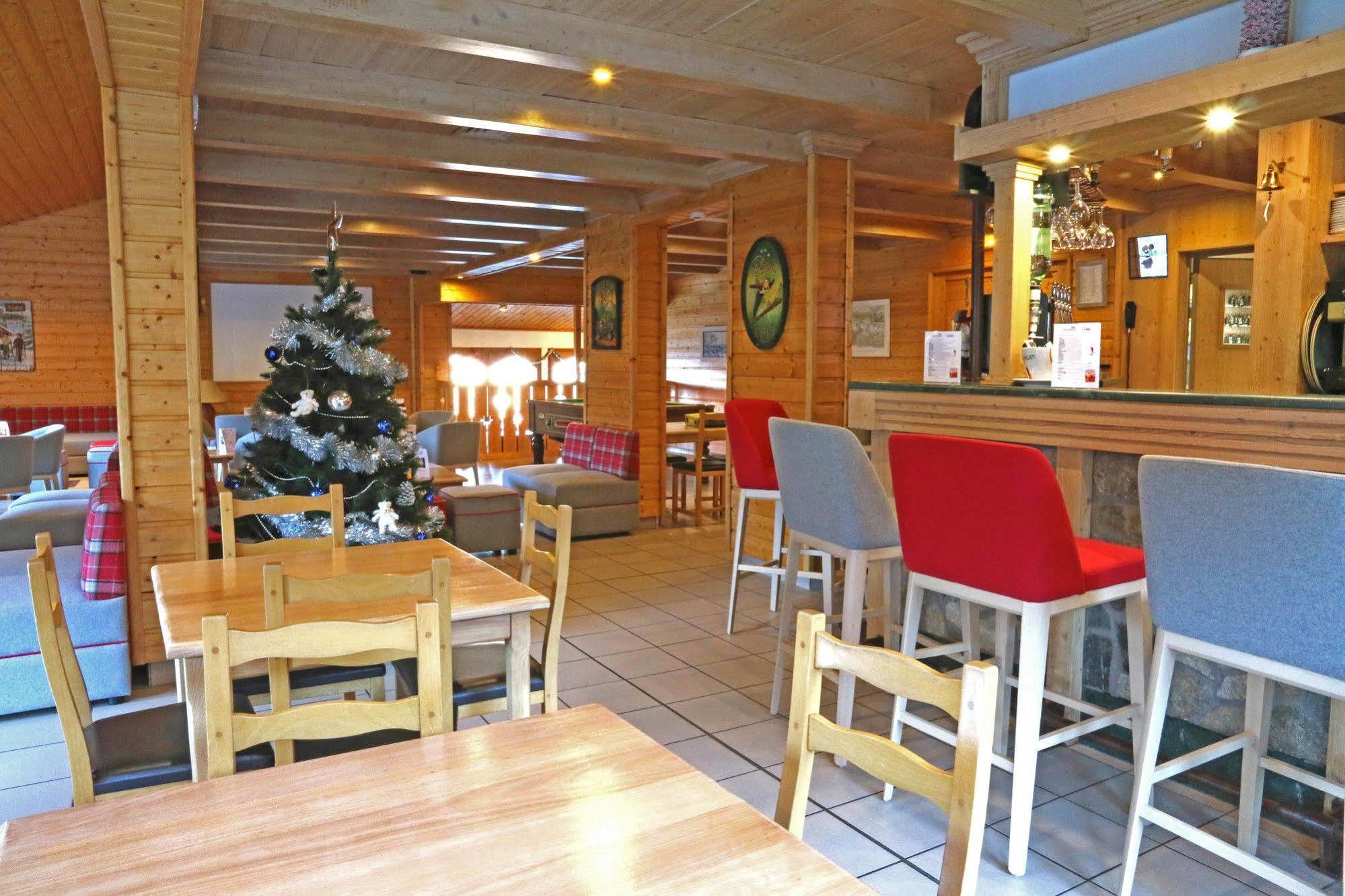 Hotel Emeraude เปเซย์-น็องครัวซ์ ภายนอก รูปภาพ